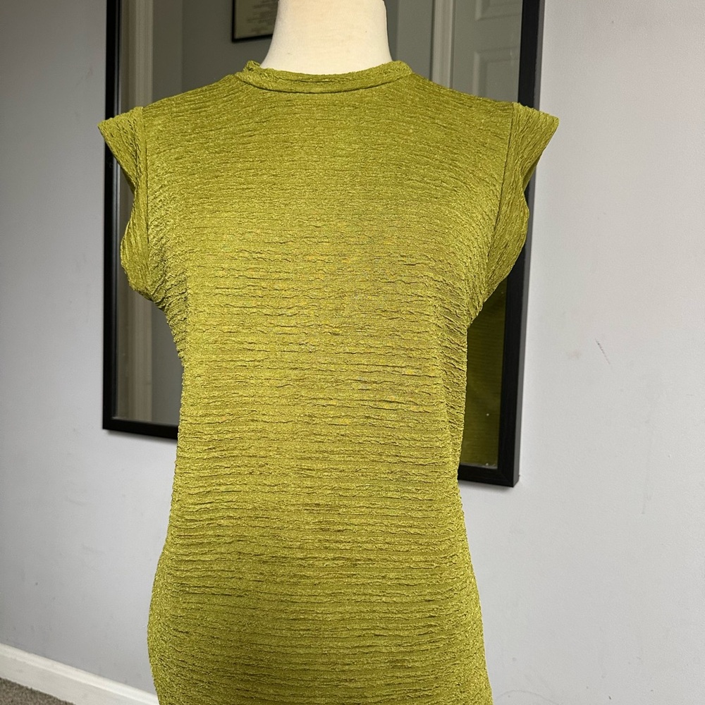 SHEIN Textured Mustard Yellow Muscle Tee
